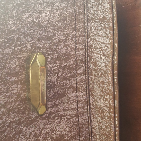 EUC orYANY METALLIC LEATHER TURNLOCK PURSE - Picture 12 of 12